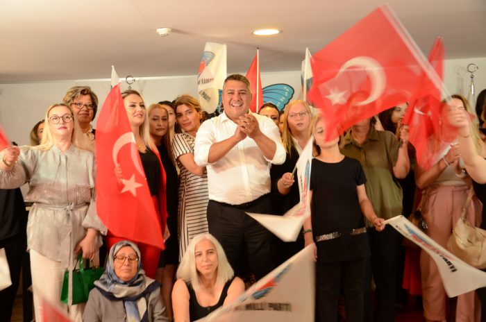 YMP Genel Başkanı Teoman Mutlu: Türkiye'deki siyasi manzara içler acısı