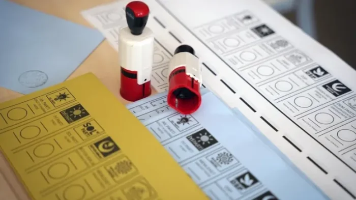 Mayıs ayında bir anketten daha AKP'ye kötü haber!